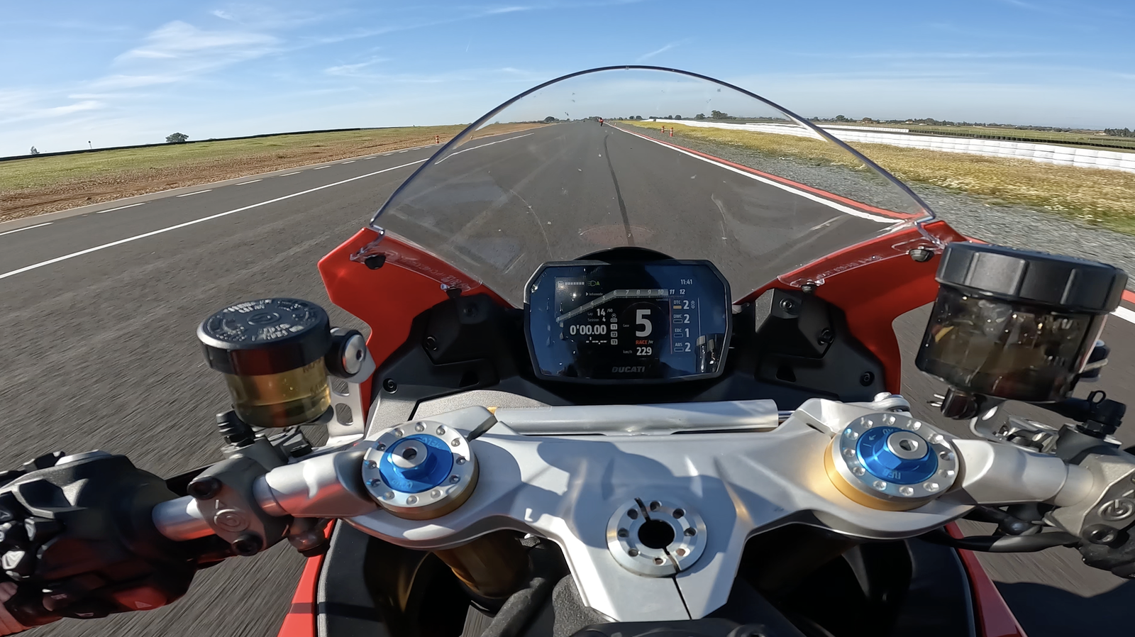 2025 Panigale V2 S - Cockpit